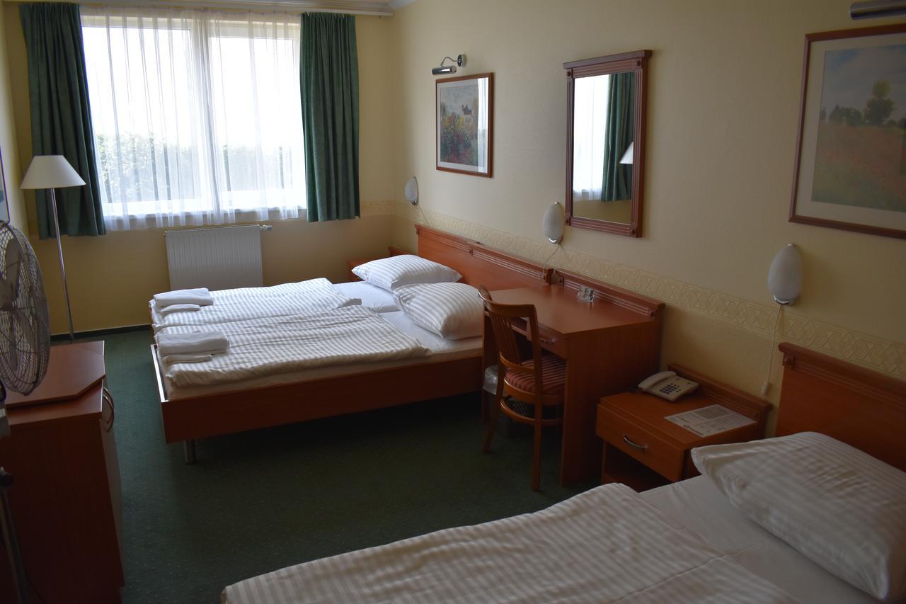 Bed and Breakfast Paprika Panzio Хедьешхалом Экстерьер фото